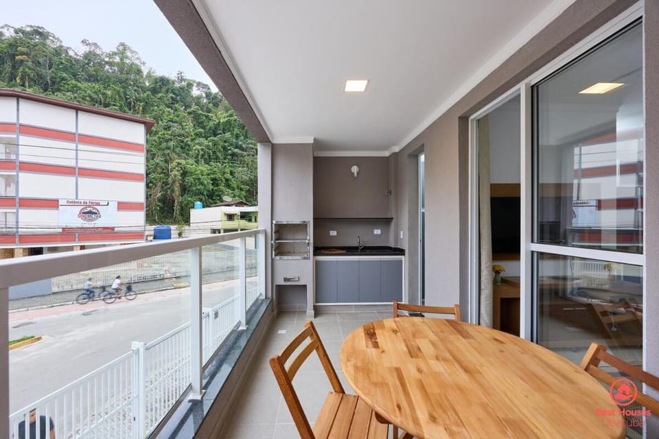 BH29: 1 Quadra d Praia, Ar, Churrasqueira, Piscina Apartment in Ubatuba