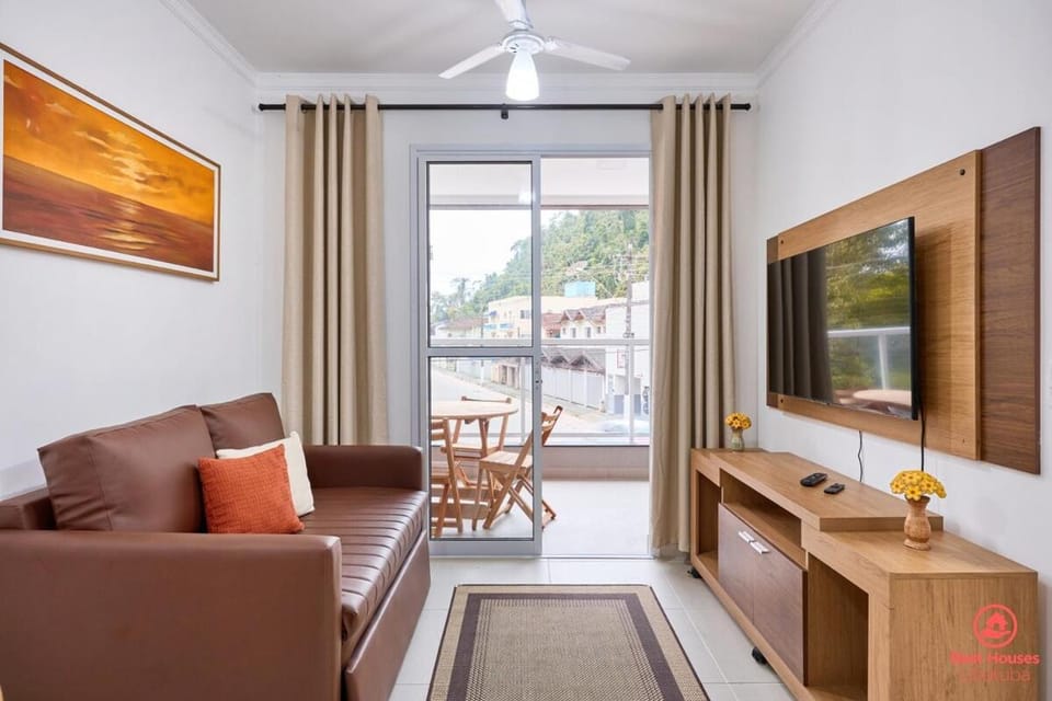 BH29: 1 Quadra d Praia, Ar, Churrasqueira, Piscina Apartment in Ubatuba