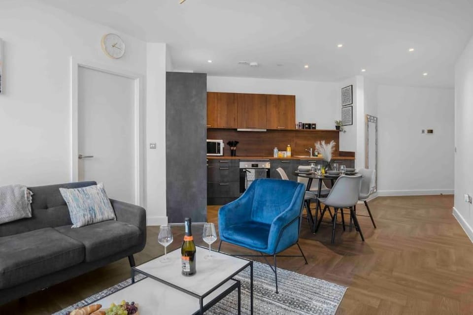 Luxury 2 Bedroom Apartment B5 Near China Town & O2 Apartment in Birmingham