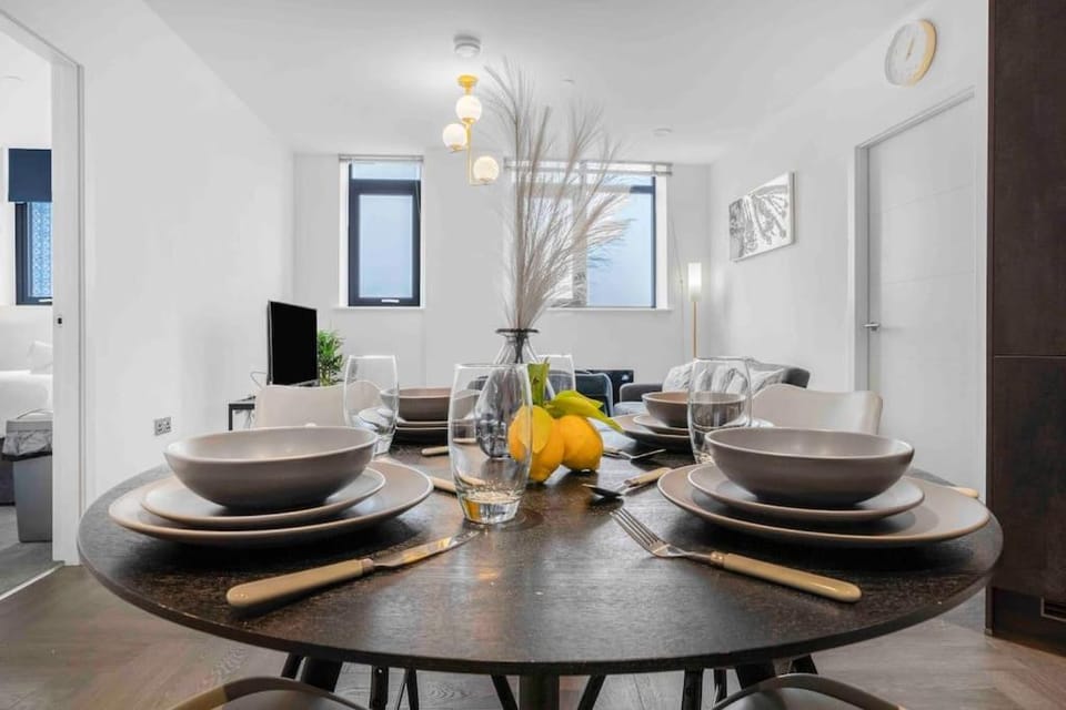 Luxury 2 Bedroom Apartment B5 Near China Town & O2 Apartment in Birmingham