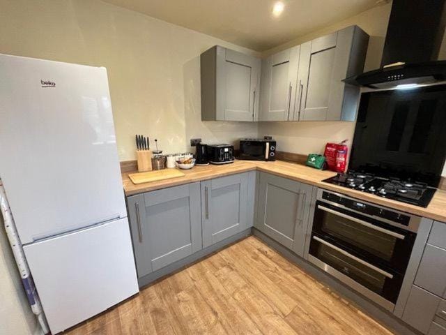Kitchen or kitchenette, kitchen, kitchen