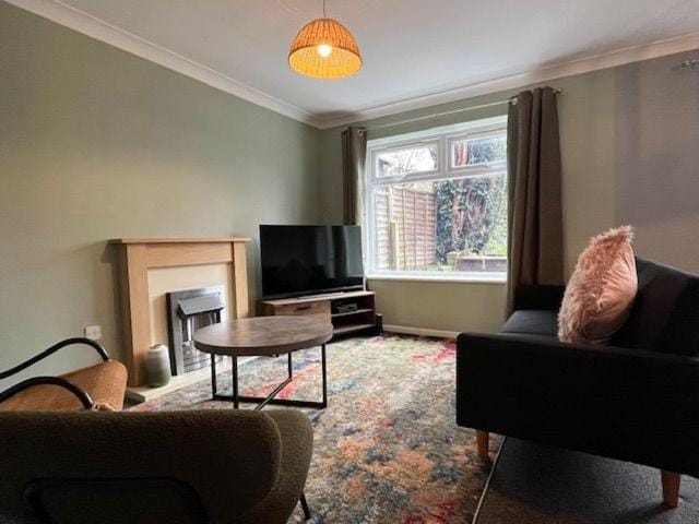 Communal lounge/ TV room, TV and multimedia, Living room
