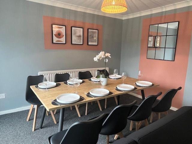 Living room, Dining area