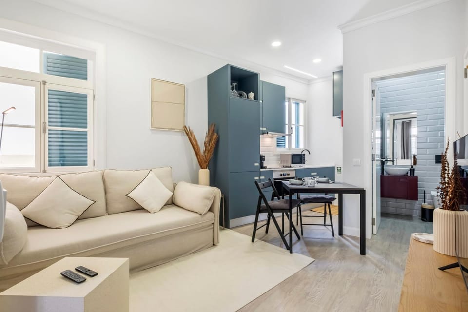 TV and multimedia, Kitchen or kitchenette, Living room, Seating area, Dining area, hair dresser