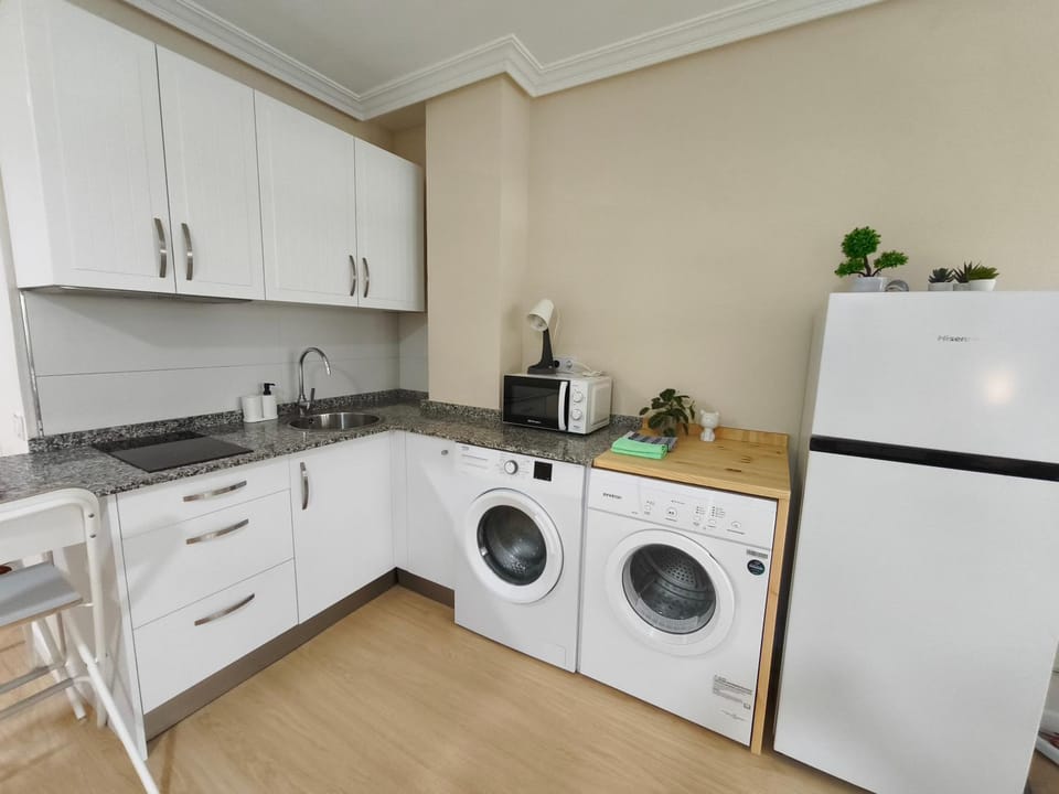 Estudio Céntrico A4 Apartment in Oviedo