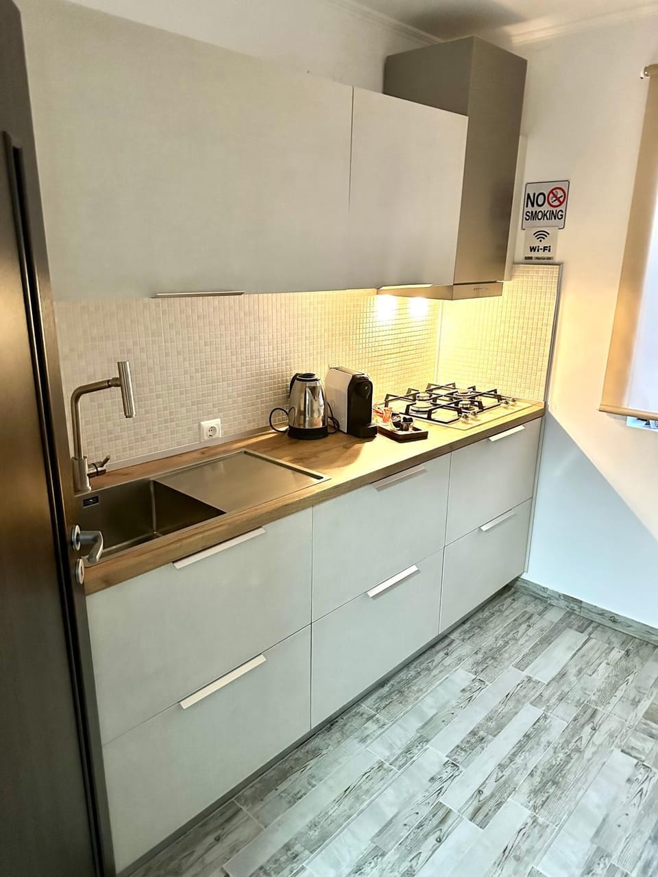 Kitchen or kitchenette, minibar, pet friendly, stove