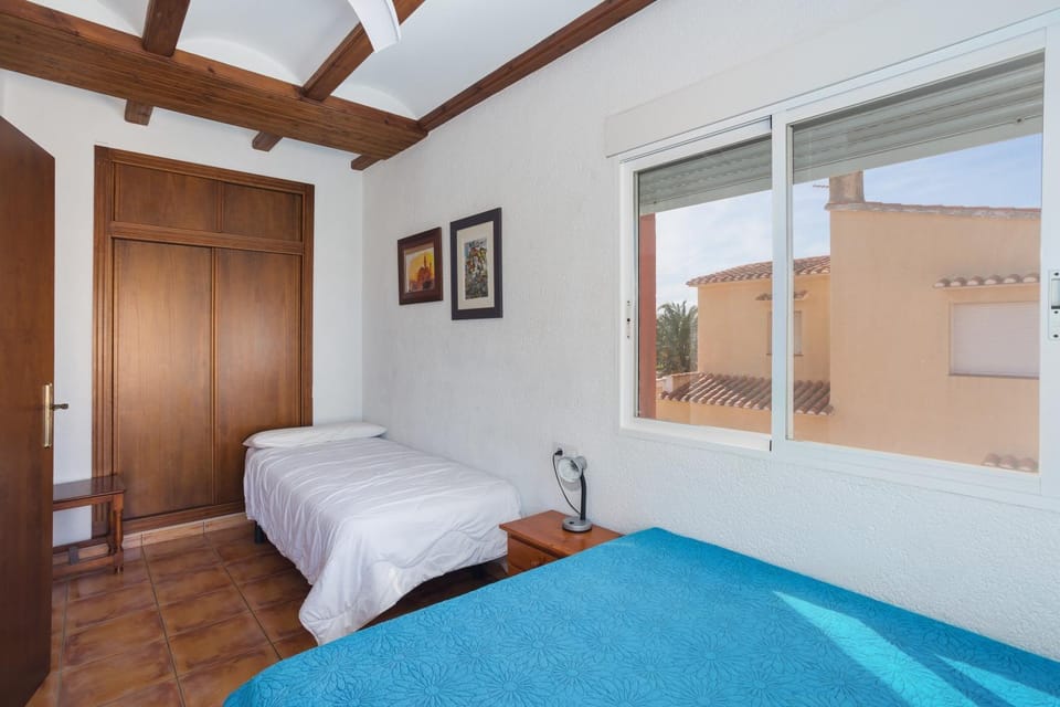 Property building, Living room, Bedroom