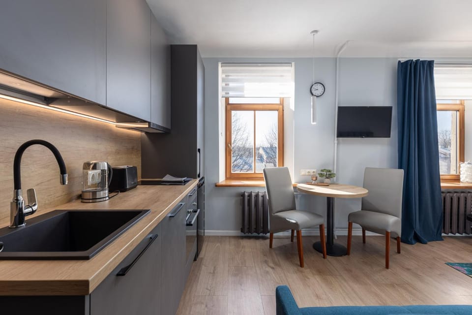 Dining area, kitchen