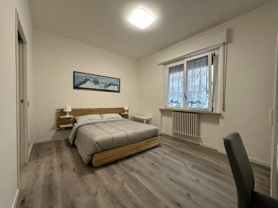 Bed, Photo of the whole room, Bedroom, internet