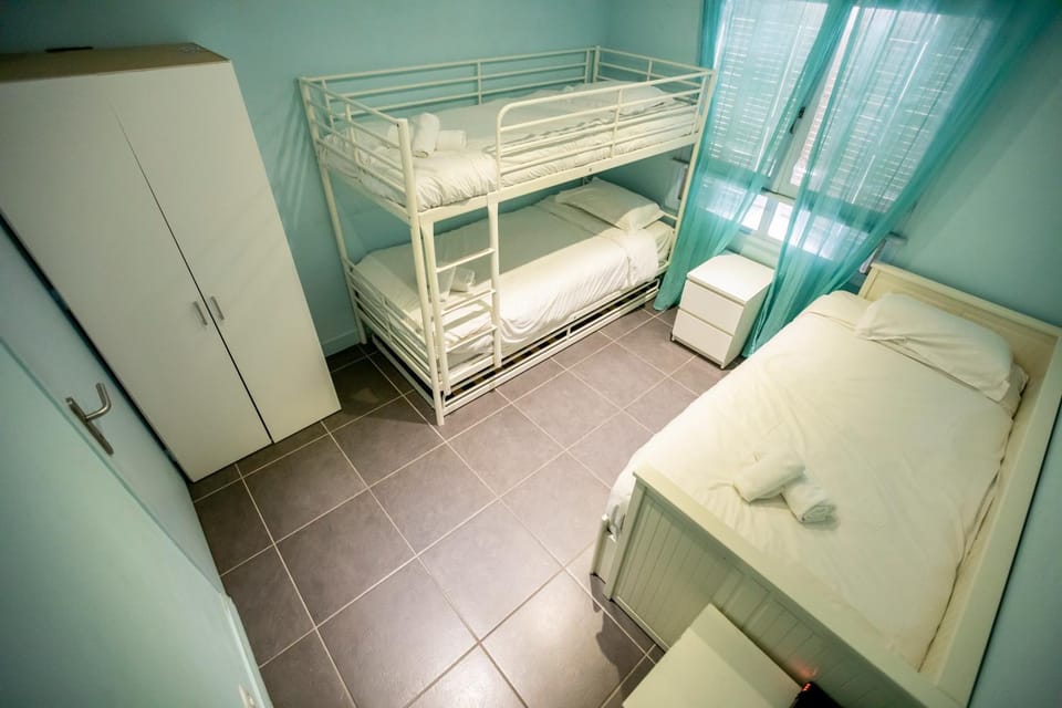 Bed, Photo of the whole room, Bedroom, bunk bed