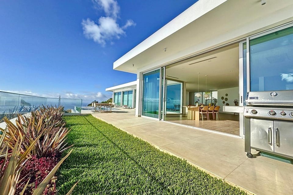 Patio, BBQ facilities