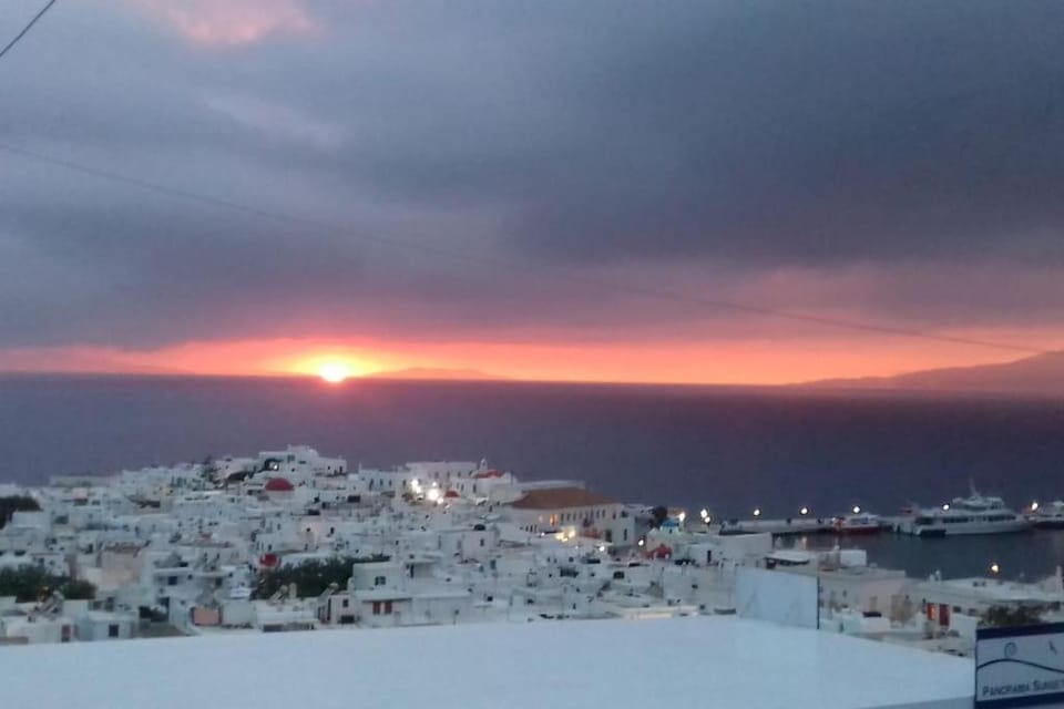 Pentara's Windmill studio Apartment in Mykonos