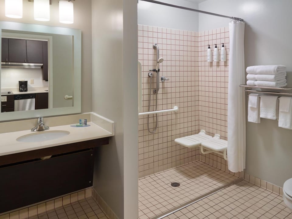 Shower, Bathroom, acessibility
