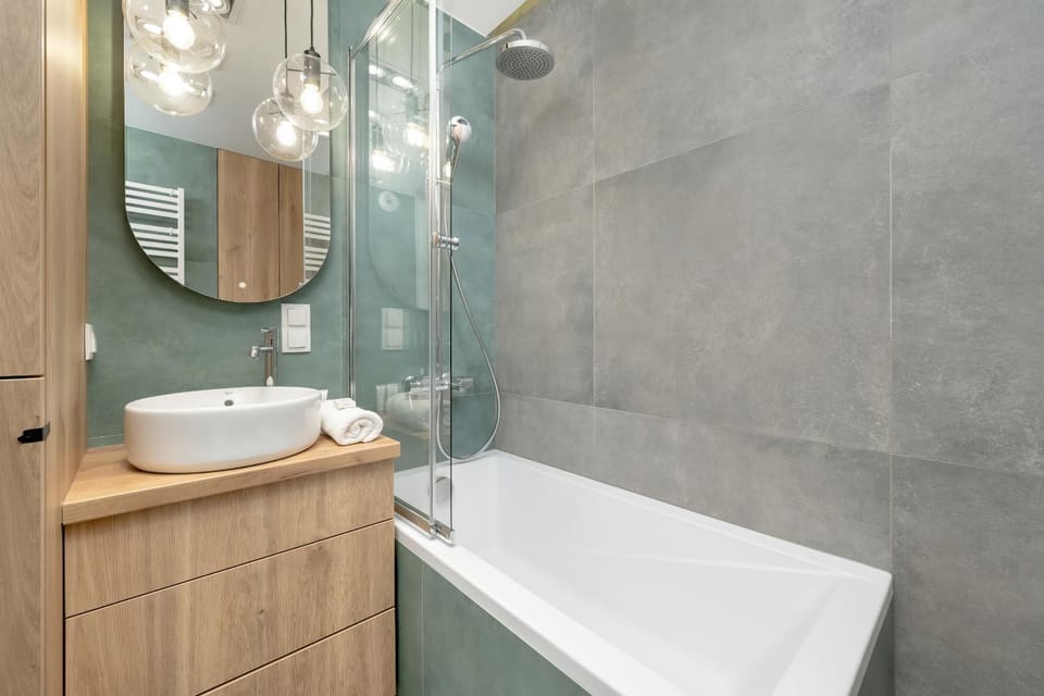 Bathroom, Bath