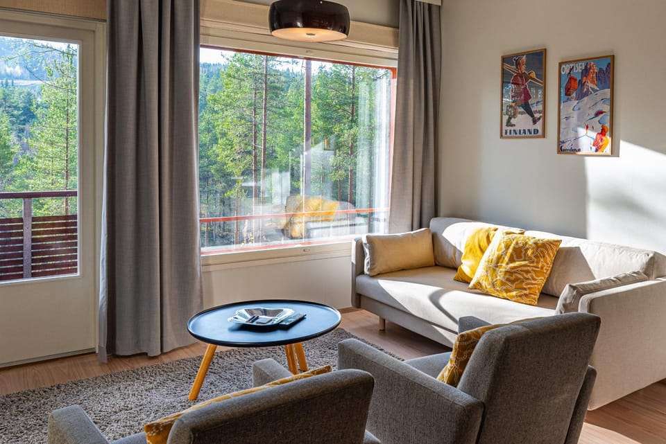 Bed, View (from property/room), Balcony/Terrace, Living room, Seating area, air conditioner