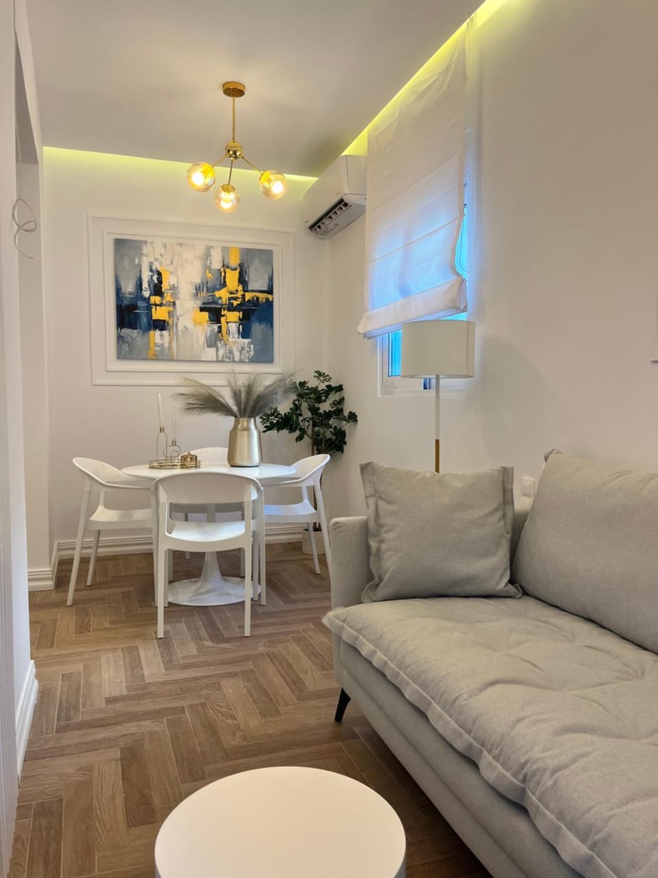 Living room, Seating area, Dining area, air conditioner