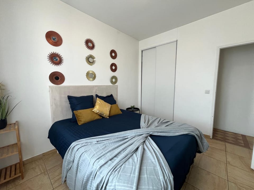 Bed, Bedroom, wardrobe