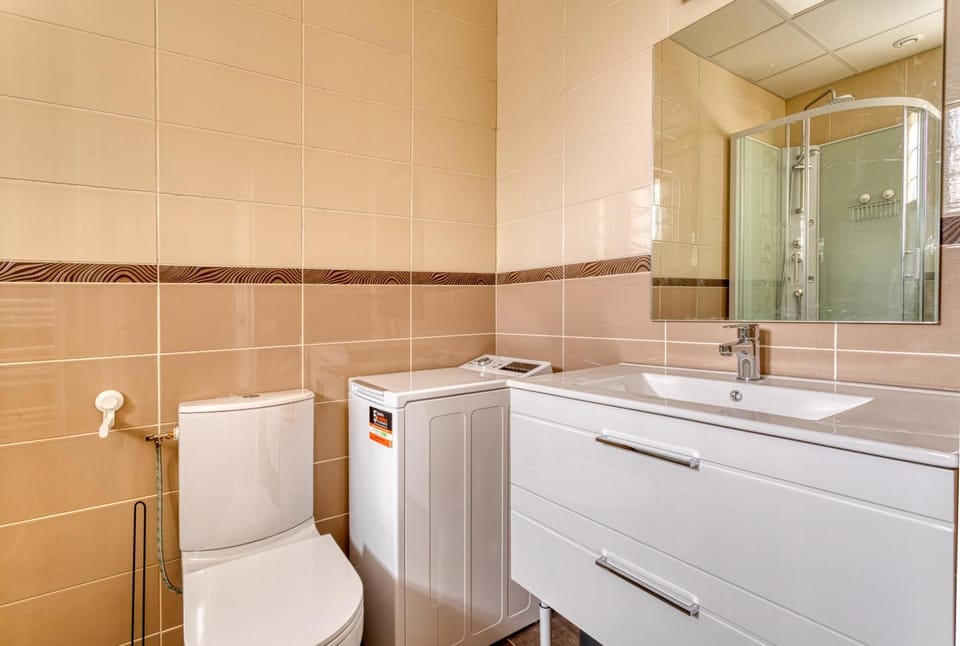 Toilet, washing machine