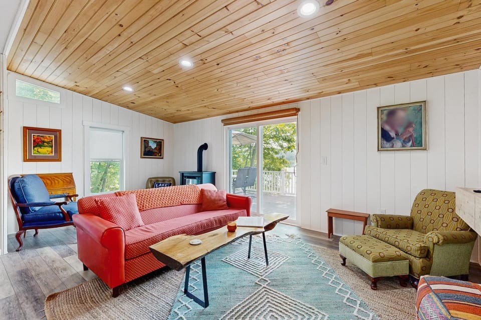 Bliss on the Bluff House in Keuka Lake