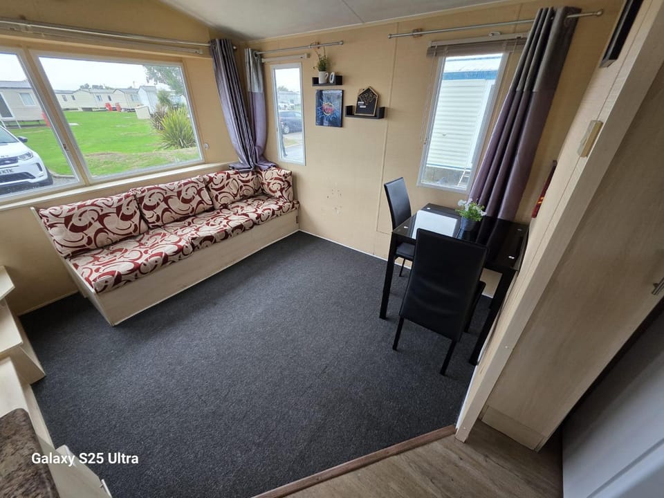 CaSa VistA - Holiday Home On The Beach Campground/ 
RV Resort in Tendring District