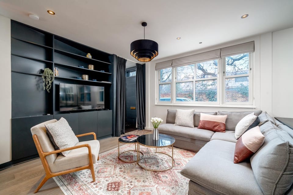 Communal lounge/ TV room, TV and multimedia, Living room, Seating area