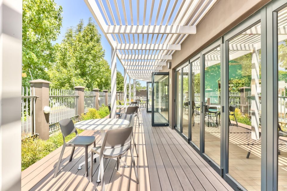 Patio, Restaurant/places to eat, Day, Balcony/Terrace