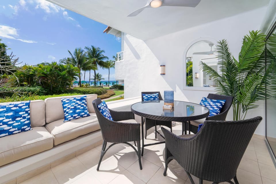 Patio, Garden, View (from property/room), Balcony/Terrace, Seating area, Dining area, Garden view