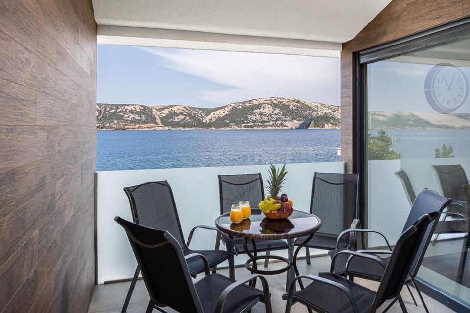 Seaview Apartments Apartment in Novalja