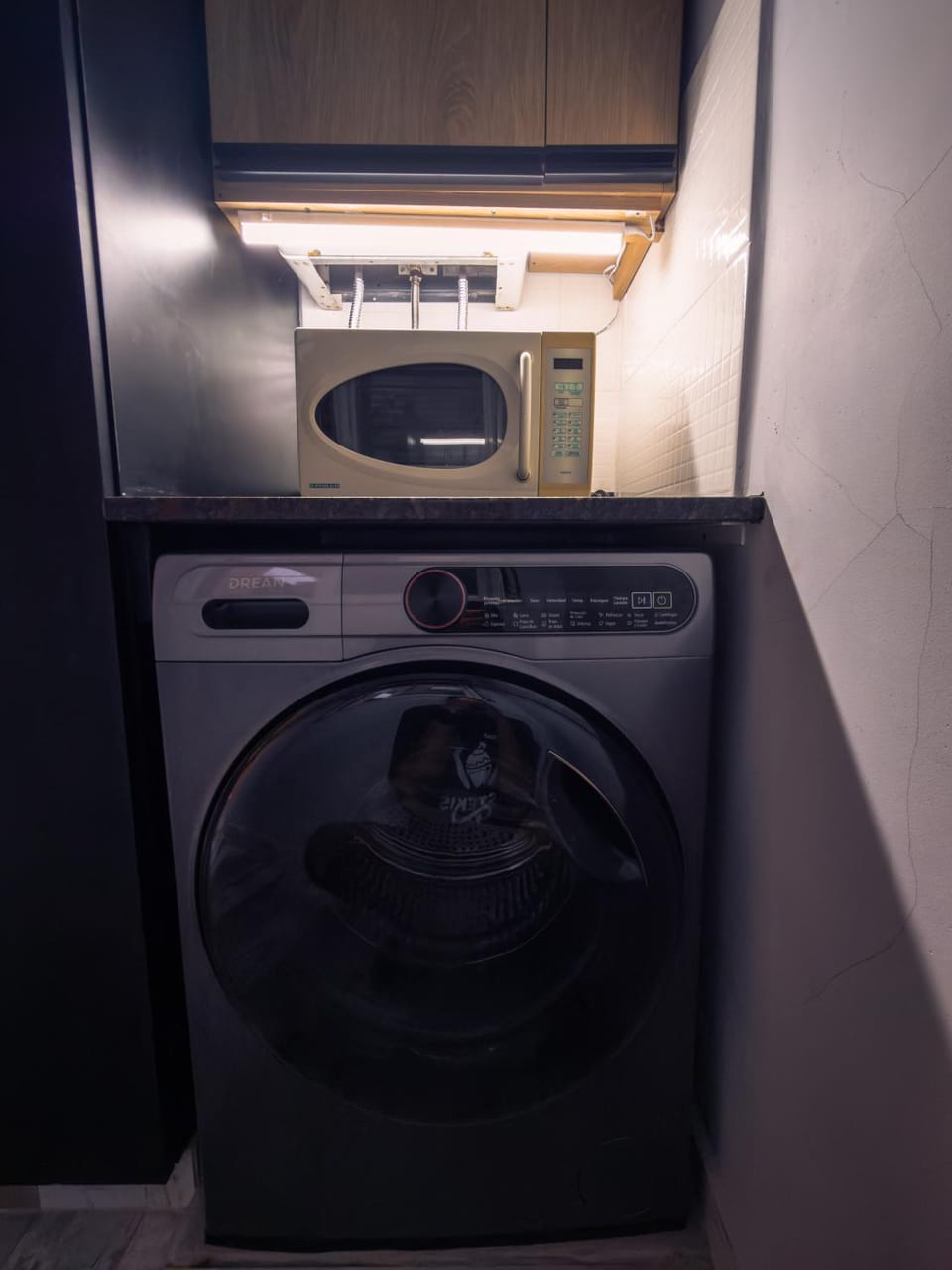 Kitchen or kitchenette, washing machine, dryer