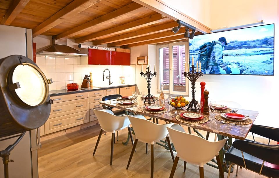 Communal lounge/ TV room, kitchen