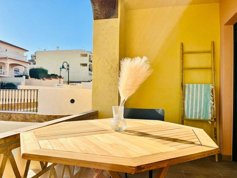 Day, View (from property/room), Balcony/Terrace, Dining area