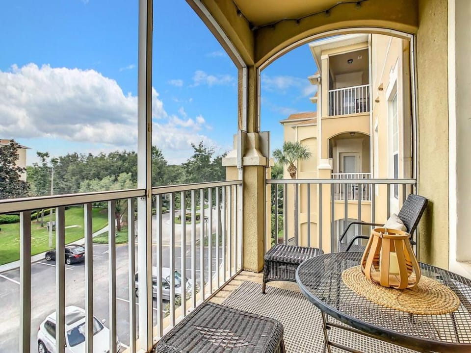 Property building, Balcony/Terrace