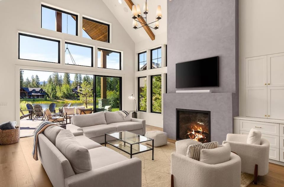 Views, Game Room & Suncadia Pool Access House in Kittitas County