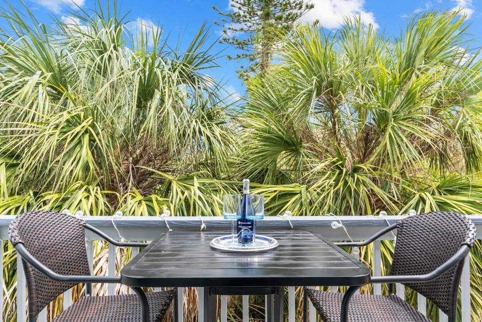 Balcony/Terrace, Balcony/Terrace, Seating area, Dining area, Sea view, Alcoholic drinks, Non alcoholic drinks, internet