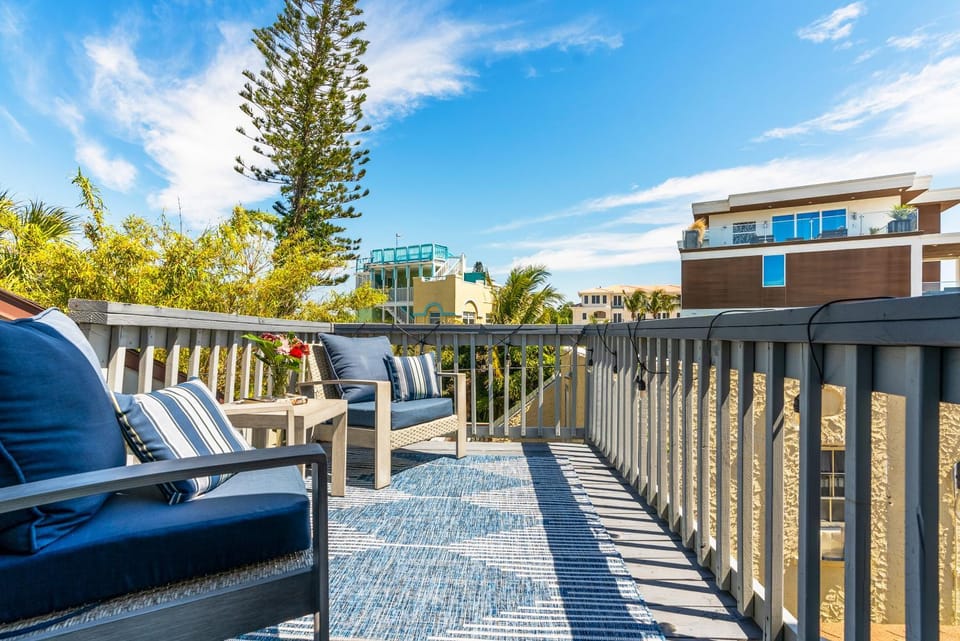 Balcony/Terrace, Balcony/Terrace, Seating area, Sea view, internet