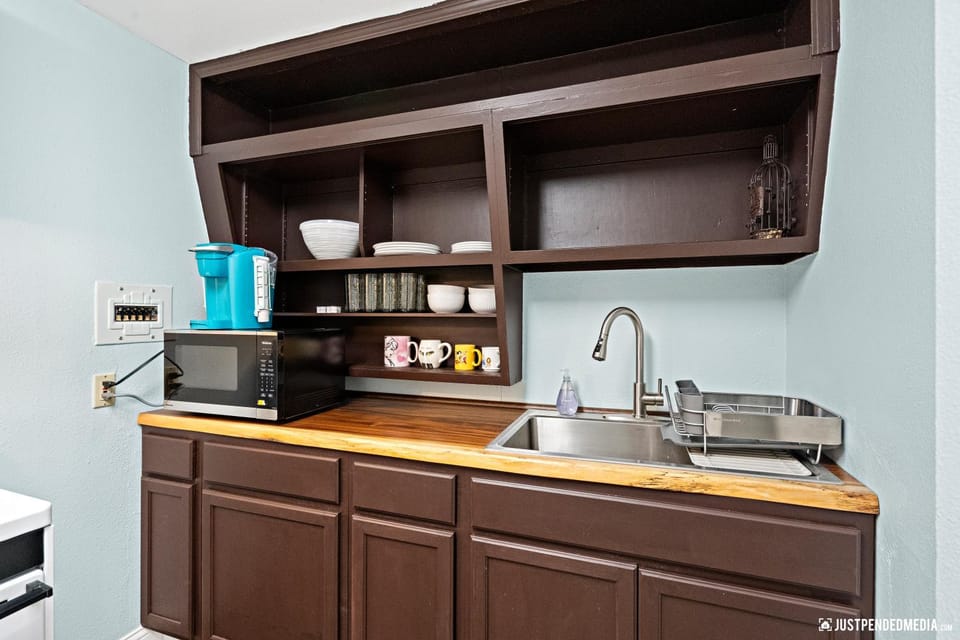 White Raven Perch - Westwood 7 Apartment in Anchorage