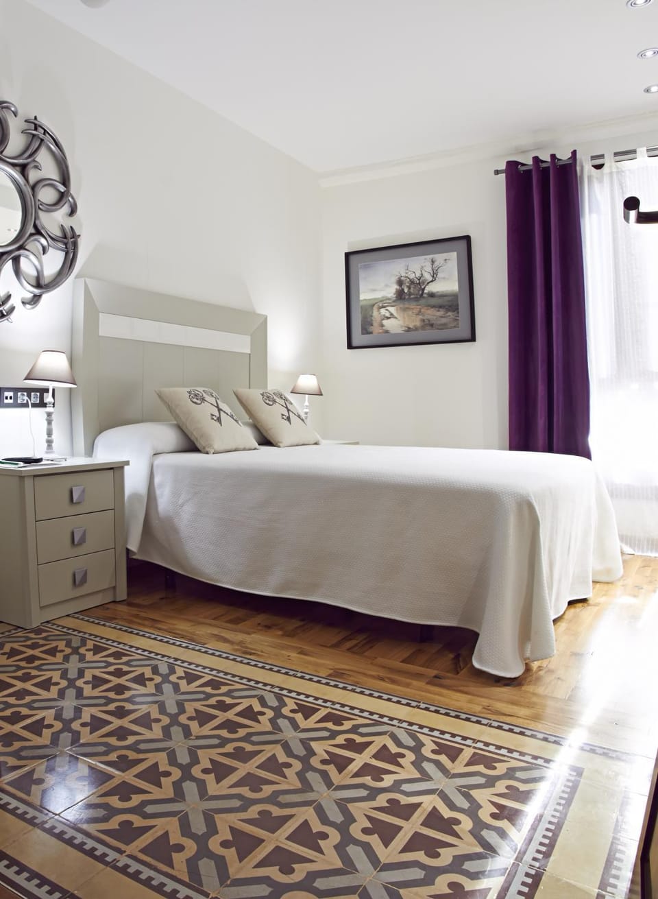 Day, Photo of the whole room