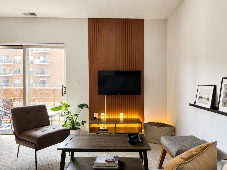 Third Ward Apt Near Summerfest with Gym and Balcony - Sleeps 4 Apartment in Milwaukee