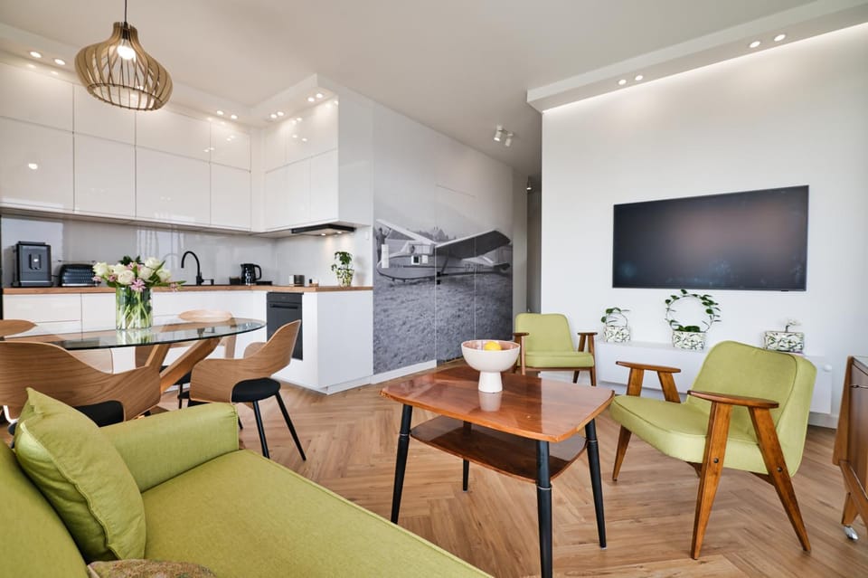 TV and multimedia, Kitchen or kitchenette, Living room, Seating area, Dining area, Evening entertainment