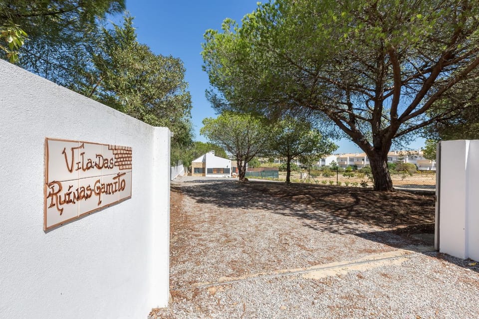 VILA RUINAS GAMITO House in Guia