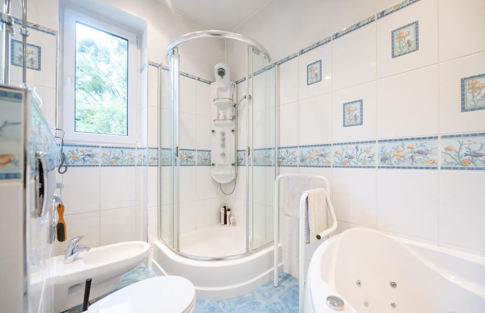 Shower, Toilet, Bathroom