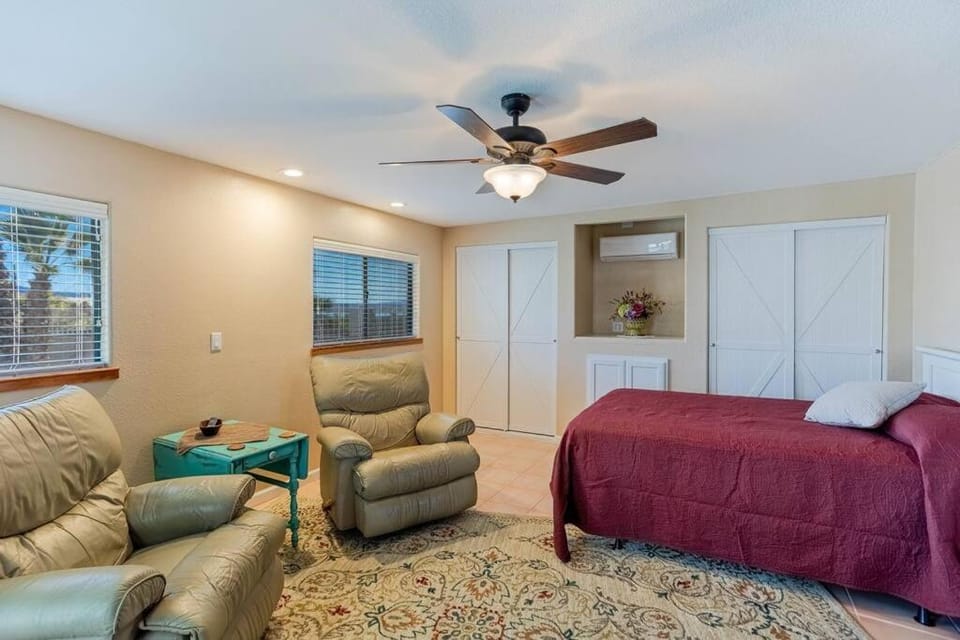 HavaLake Stay Heatable Pool Largest Driveway House in Lake Havasu City