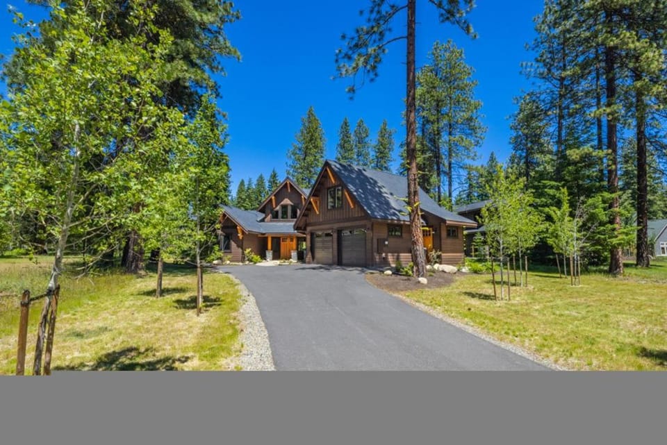 Pet-Friendly, Hot Tub & Suncadia Pool Access House in Kittitas County