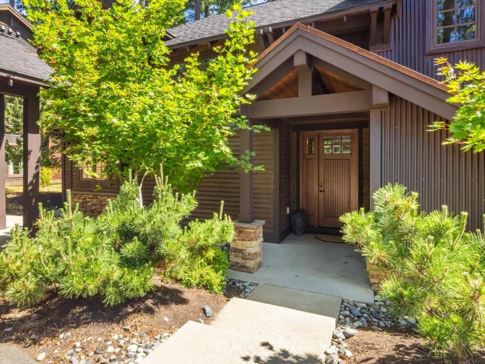 Golf Course Views & Suncadia Pool Access House in Kittitas County