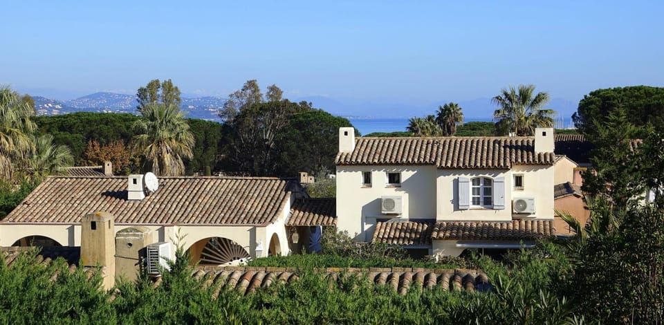 Island of calm with sea view Apartment in Gassin