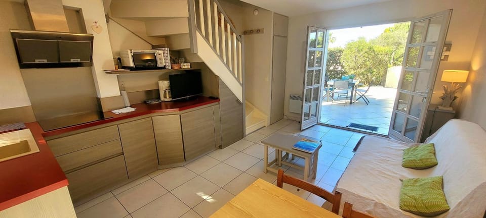 Island of calm with sea view Apartment in Gassin