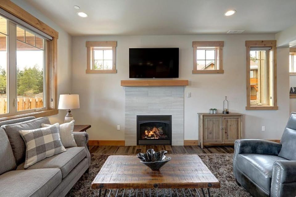 Golf Views, Game Room & Suncadia Pool Access Chalet in Kittitas County