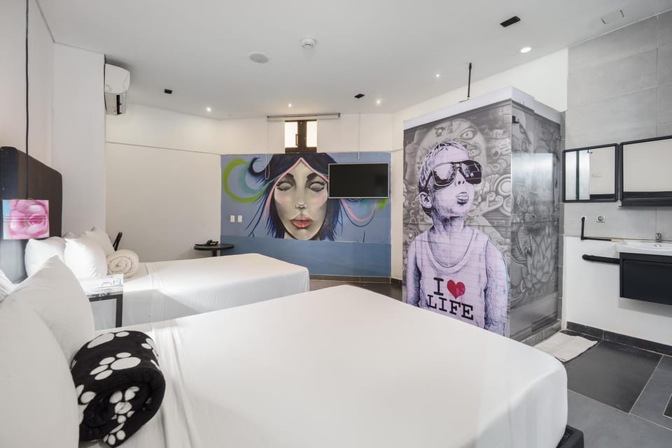 Bed, Photo of the whole room, Decorative detail, Bedroom