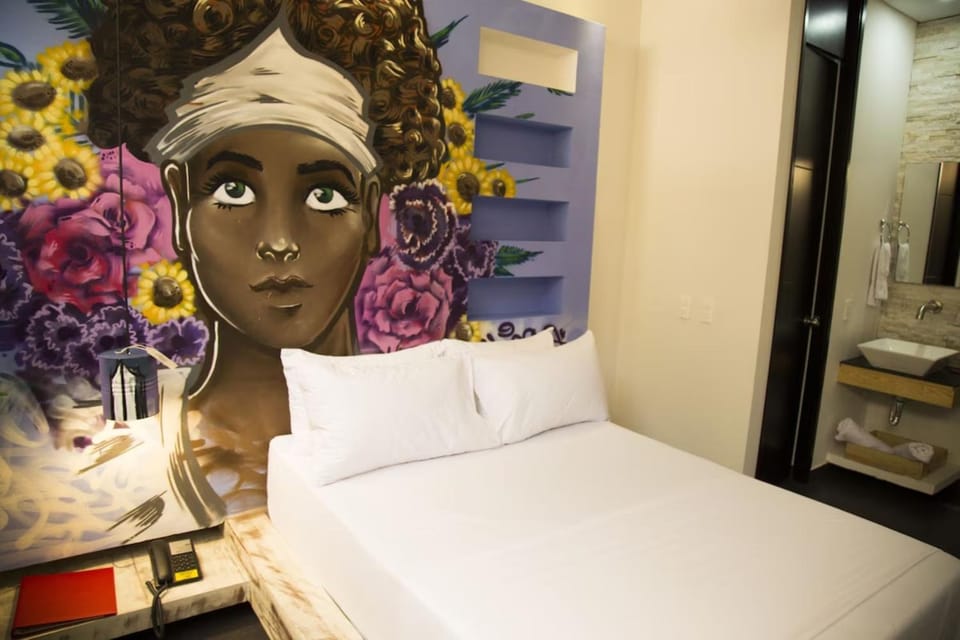 Bed, Photo of the whole room, Decorative detail, Bedroom