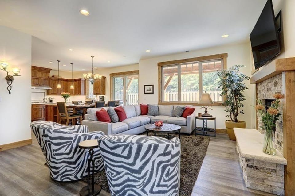 Golf Views, Game Room & Suncadia Pool Access Chalet in Kittitas County